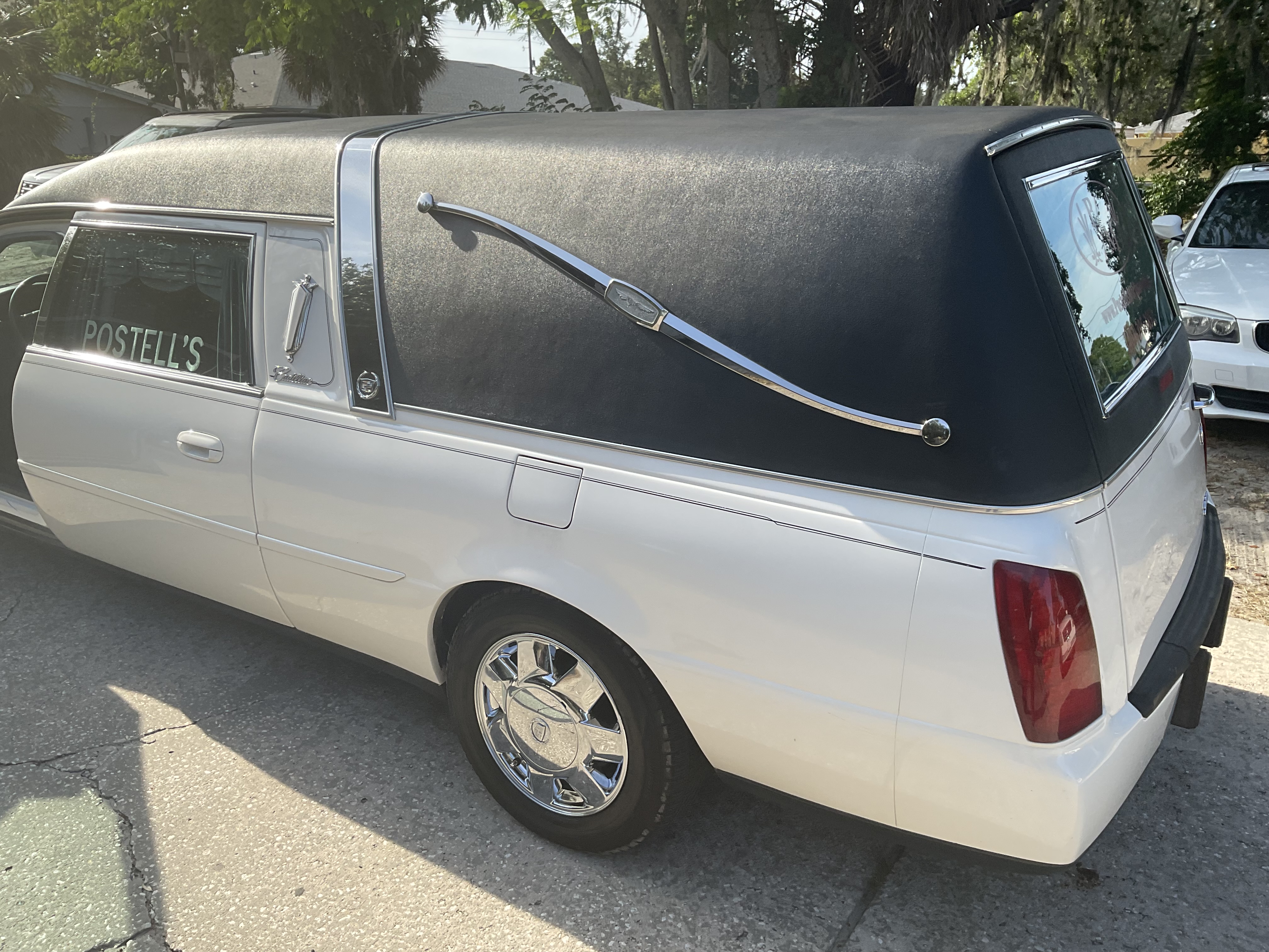 Hearse rear quarter